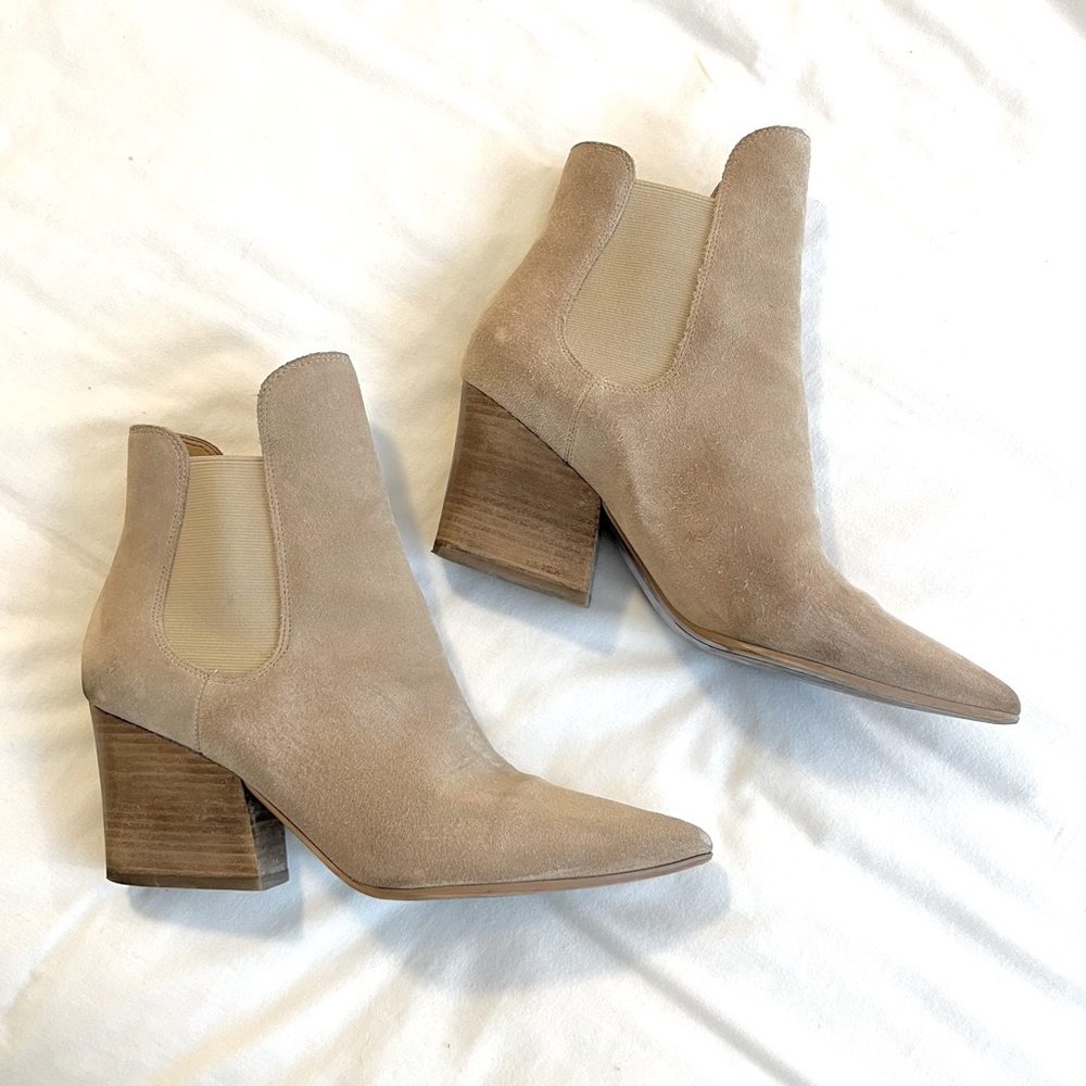 Kendall + Kylie Chelsea suede heeled booties